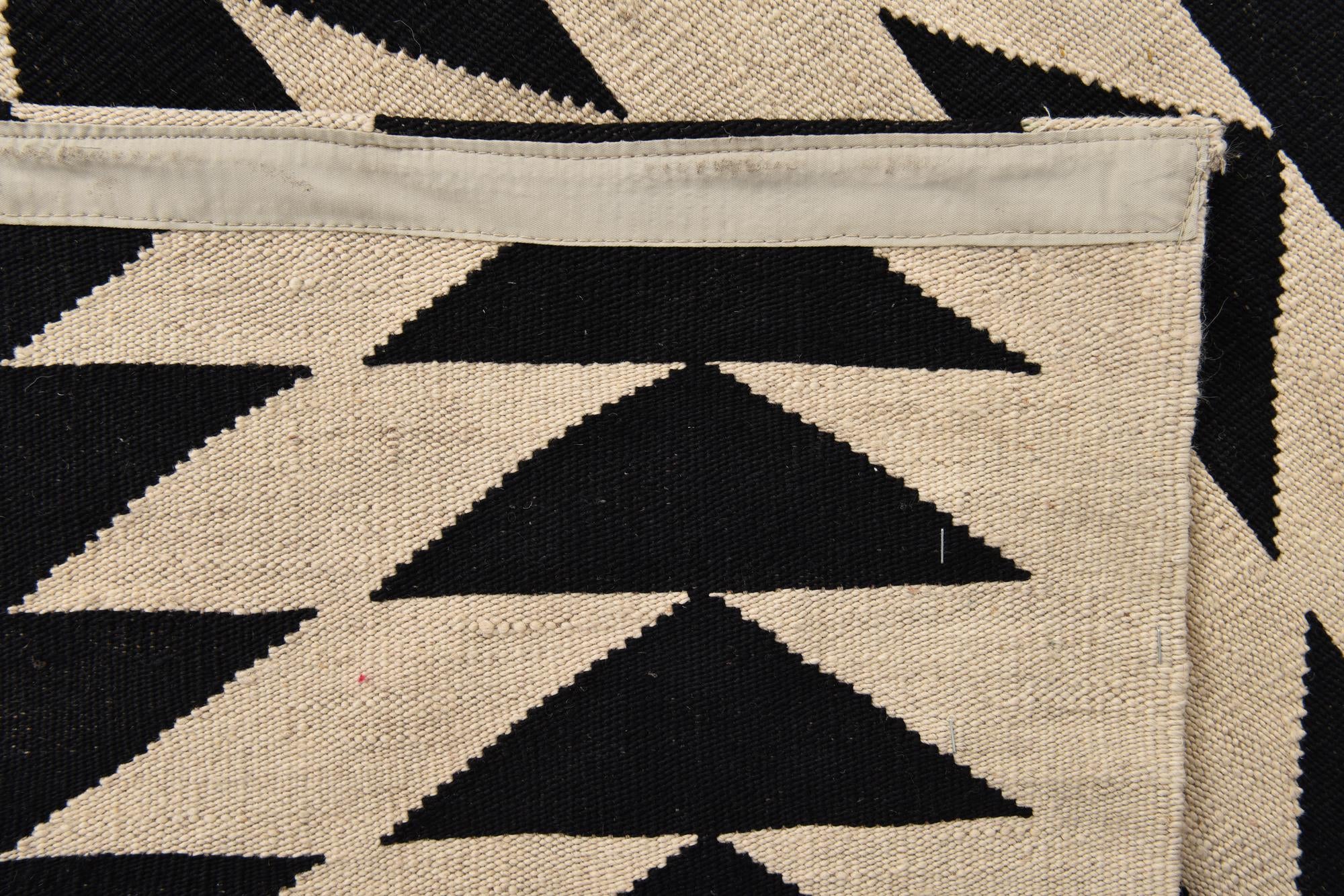 6' 8 x 9' 6 Hand Woven Kilim Modern Wool Rug