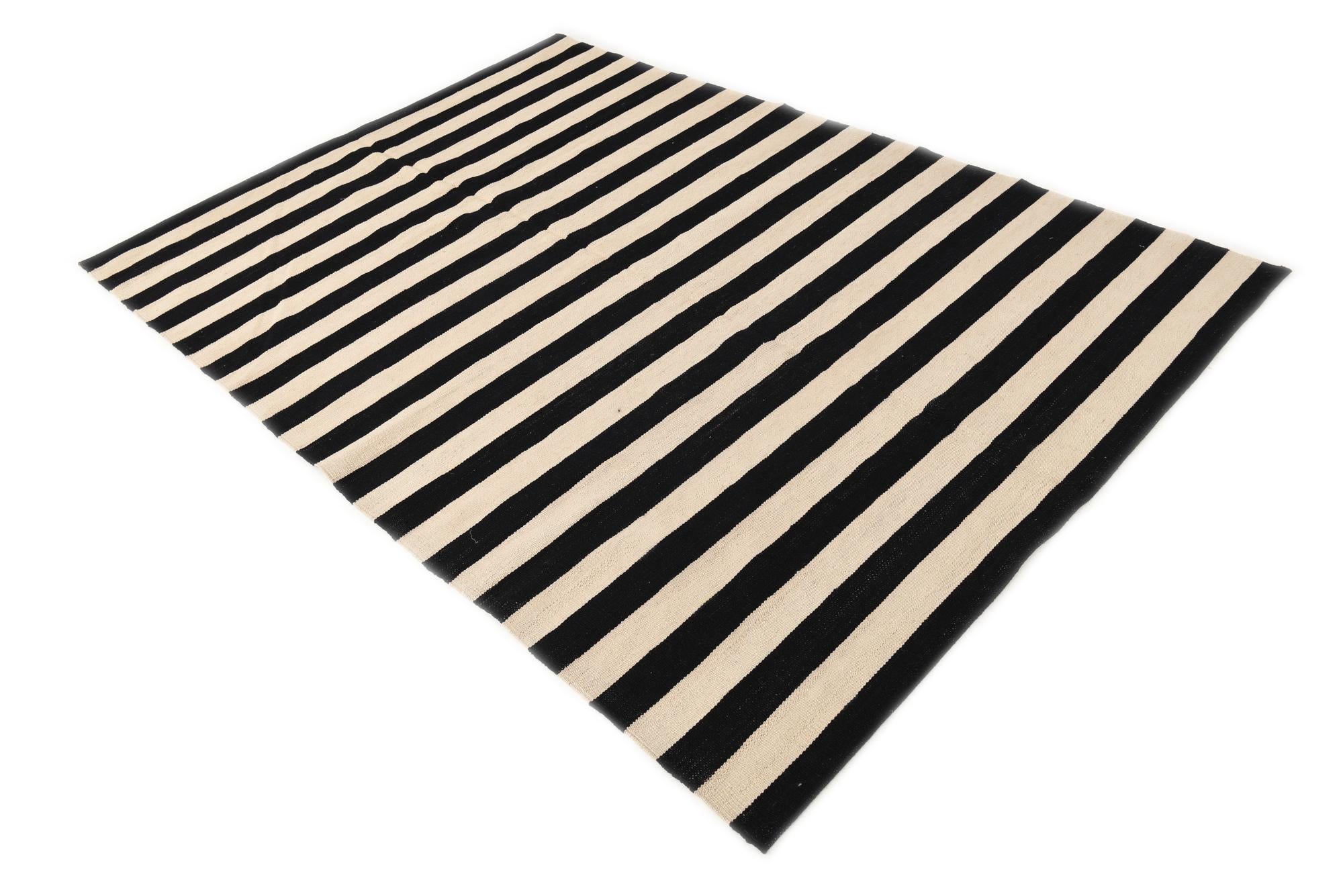 5' 6 x 7' 10 Hand Woven Kilim Modern Wool Rug