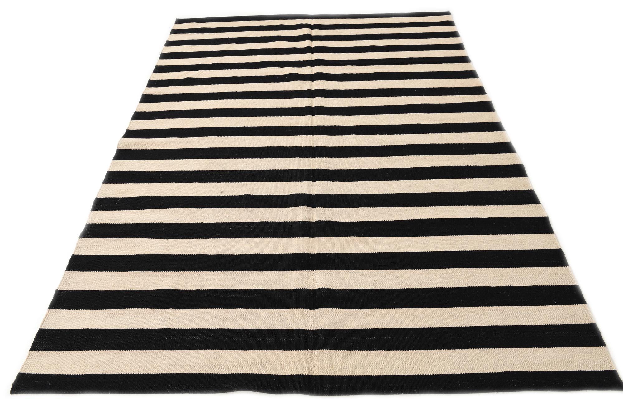 5' 6 x 7' 10 Hand Woven Kilim Modern Wool Rug