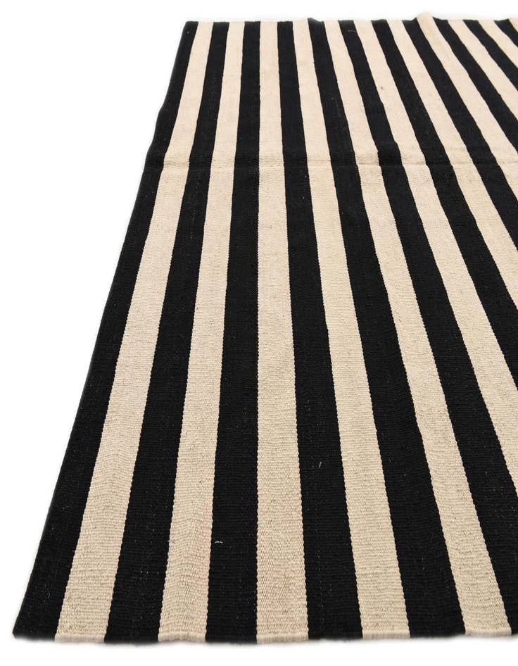 Detail image of 5' 6 x 7' 10  Hand Woven Kilim Modern Wool Rug