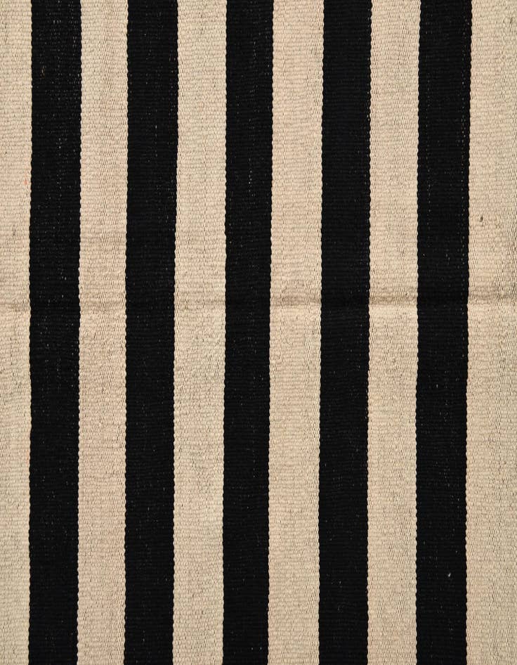 Detail image of 5' 6 x 7' 10  Hand Woven Kilim Modern Wool Rug