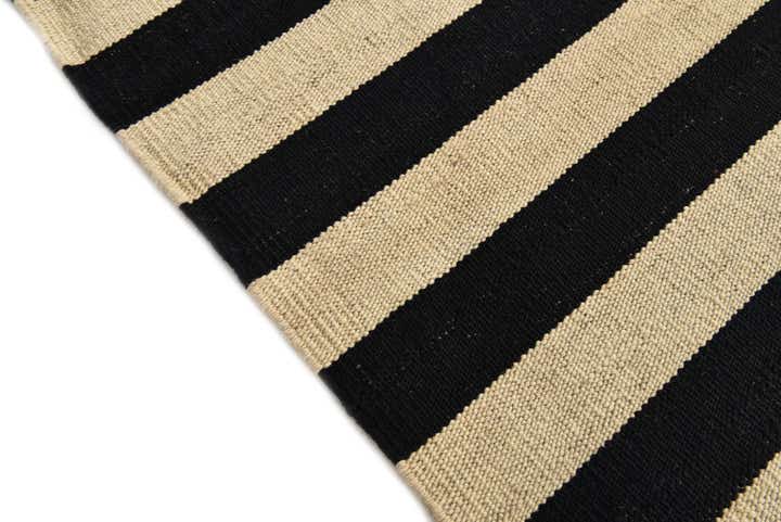 5' 9 x 7' 10 Hand Woven Kilim Modern Wool Rug