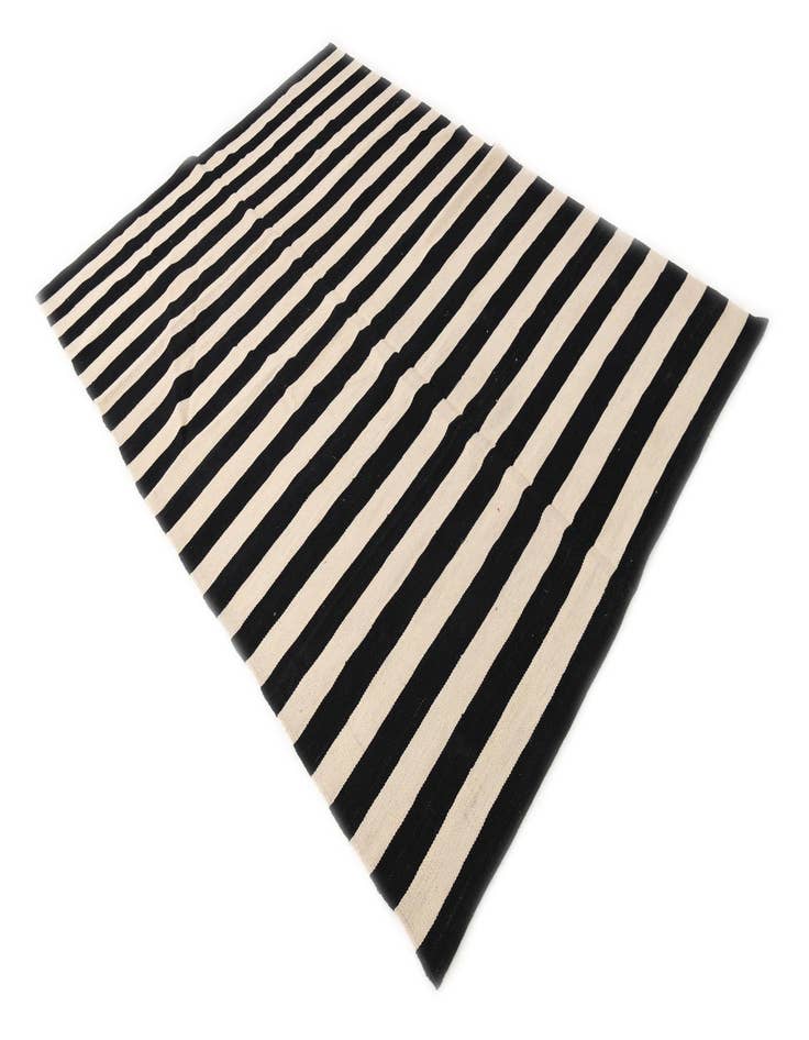 Detail image of  5' 7 x 8'  Hand Woven Kilim Modern Wool Rug