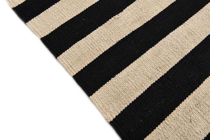 5' 7 x 7' 10 Hand Woven Kilim Modern Wool Rug