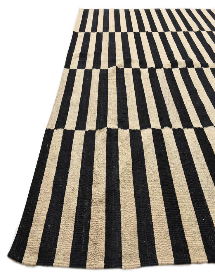 Detail image of 5' 10 x 7' 10  Hand Woven Kilim Modern Wool Rug