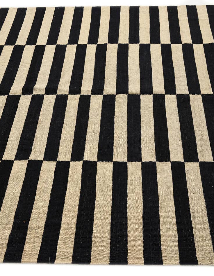 Detail image of 5' 10 x 7' 10  Hand Woven Kilim Modern Wool Rug