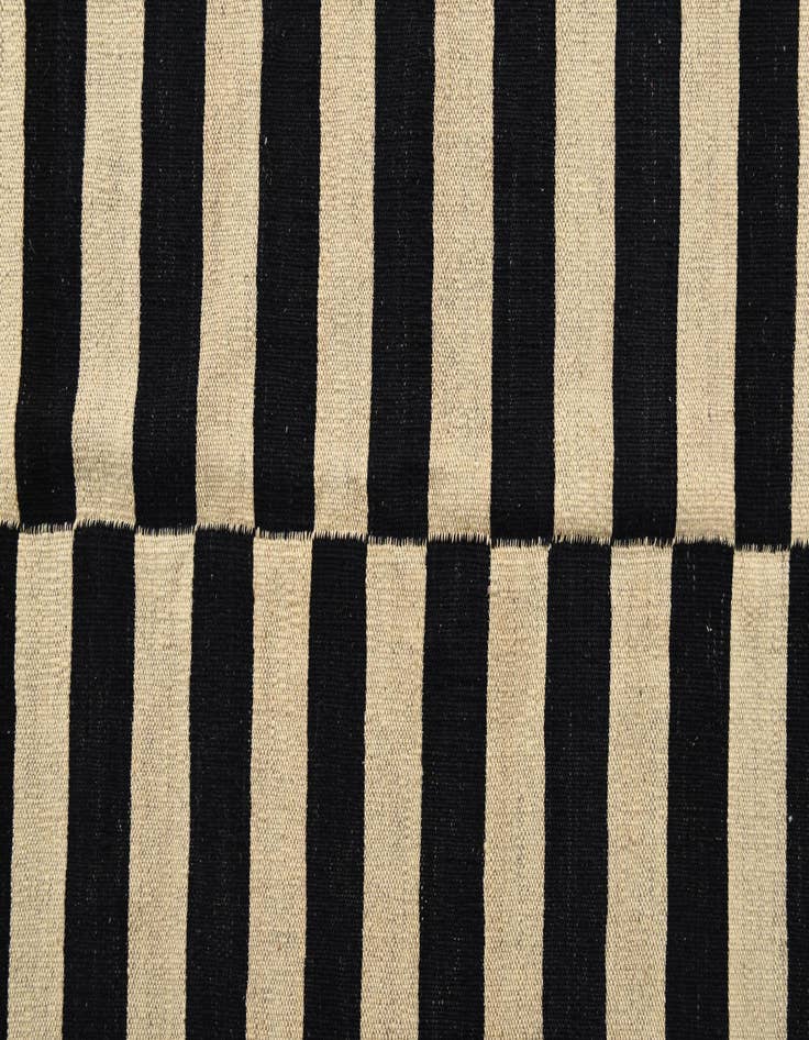 Detail image of 5' 10 x 7' 10  Hand Woven Kilim Modern Wool Rug