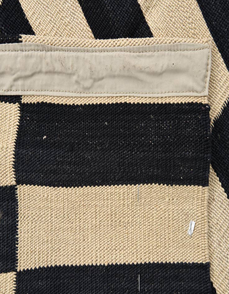 Detail image of 2' 8 x 4'  Hand Woven Kilim Modern Wool Rug