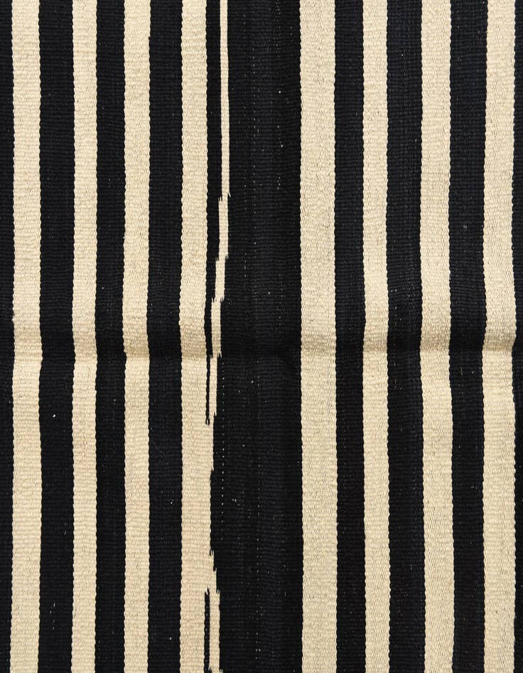 Detail image of 5' 9 x 8'  Hand Woven Kilim Modern Wool Rug