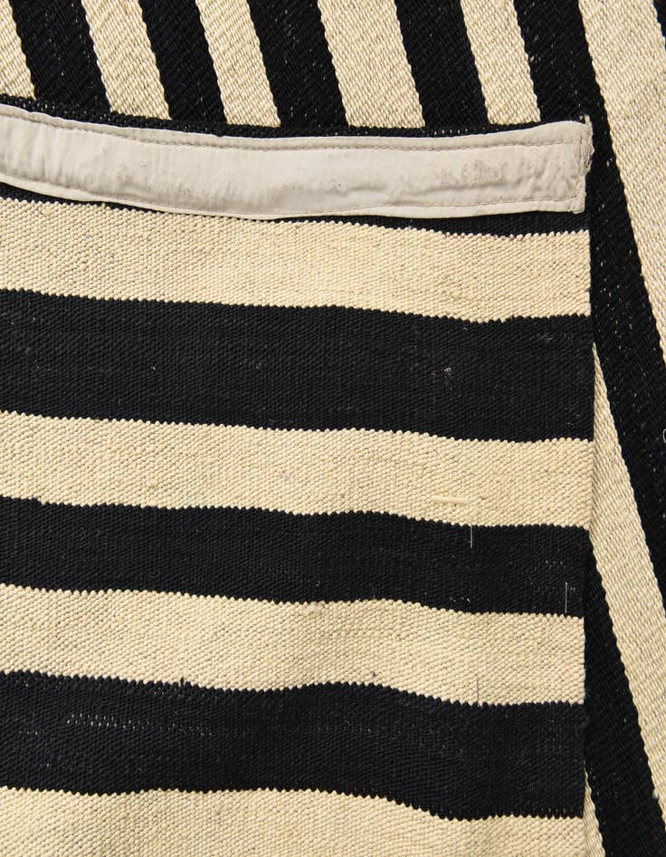 Detail image of 5' 9 x 8'  Hand Woven Kilim Modern Wool Rug