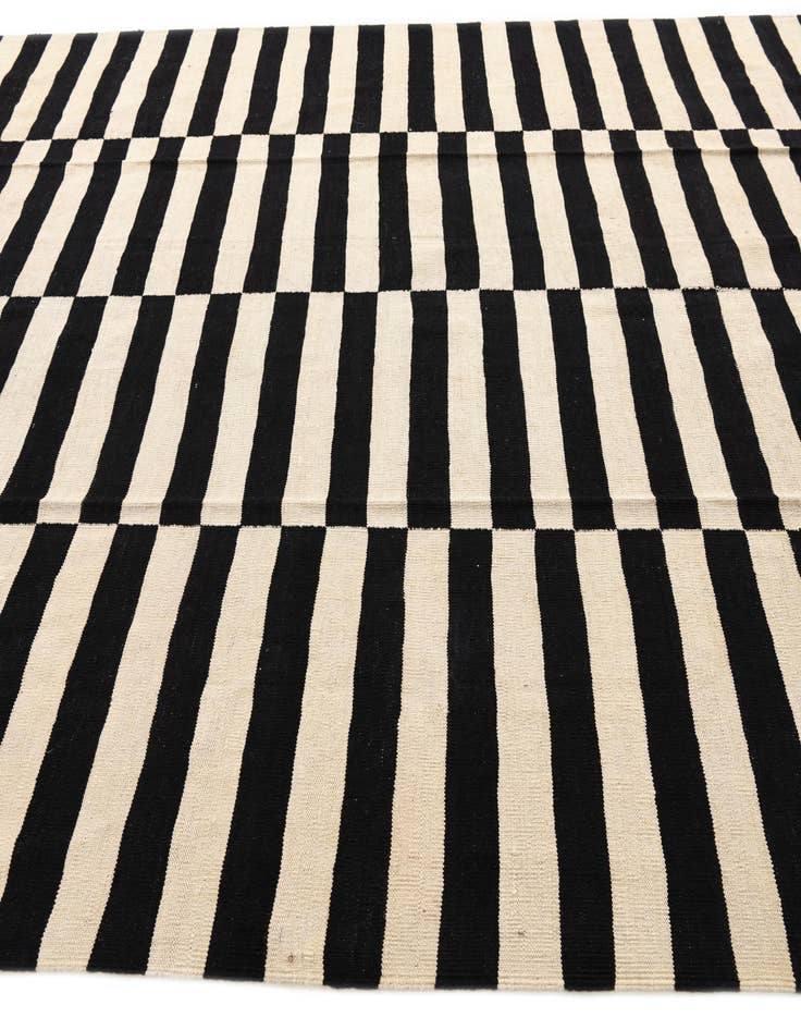 Detail image of 8' 6 x 11' 2  Hand Woven Kilim Modern Wool Rug