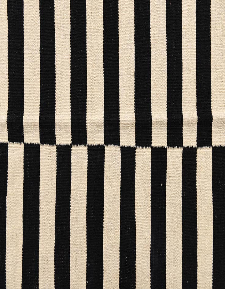 Detail image of 8' 6 x 11' 2  Hand Woven Kilim Modern Wool Rug