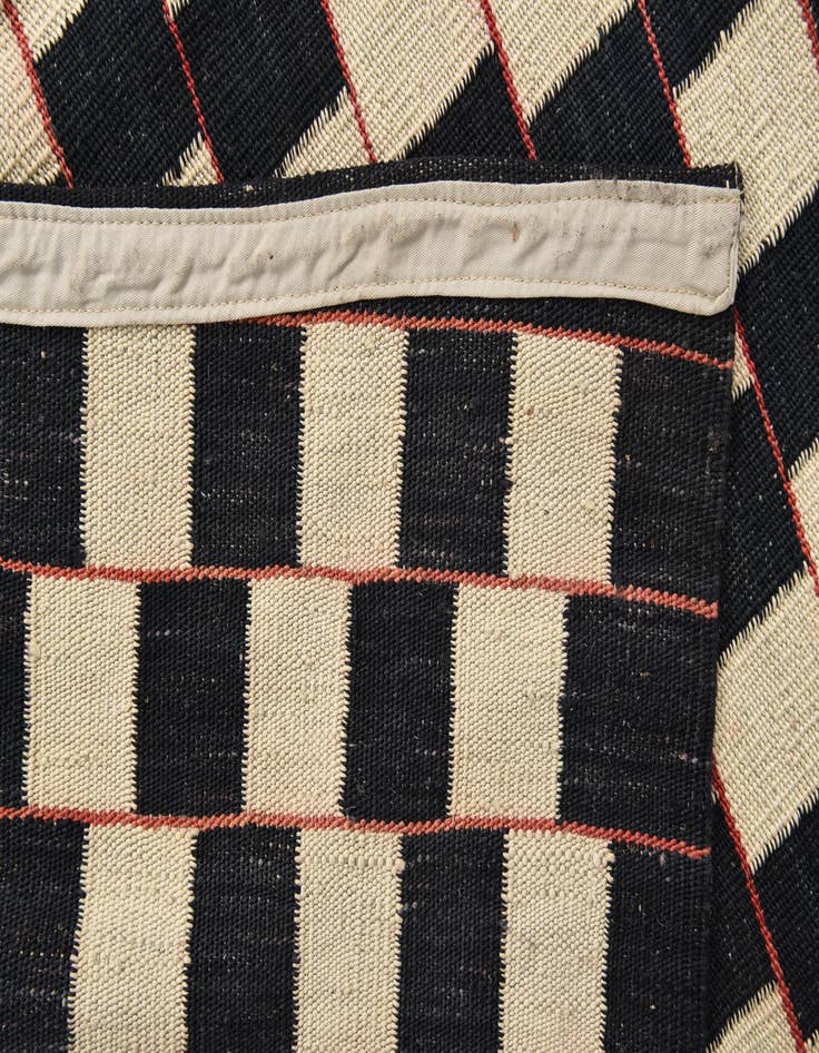 Detail image of 4' 9 x 6' 2  Hand Woven Kilim Modern Wool Rug