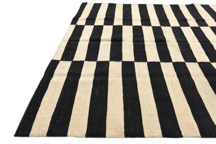 Detail image of 4' 1 x 5' 10 Hand Woven Kilim Modern Wool Rug
