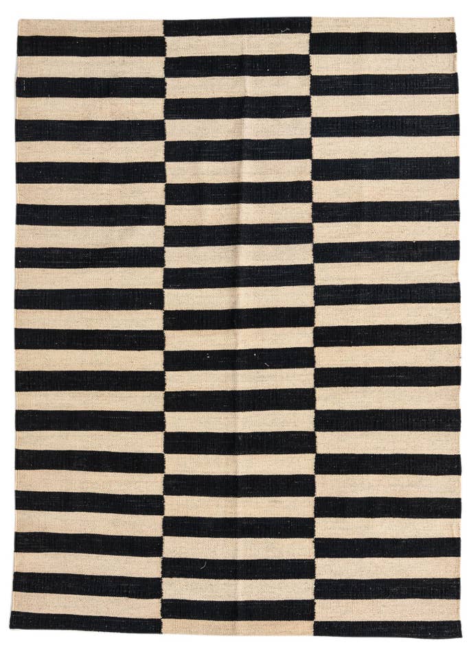 Detail image of 4' 3 x 5' 10 Hand Woven Kilim Modern Wool Rug