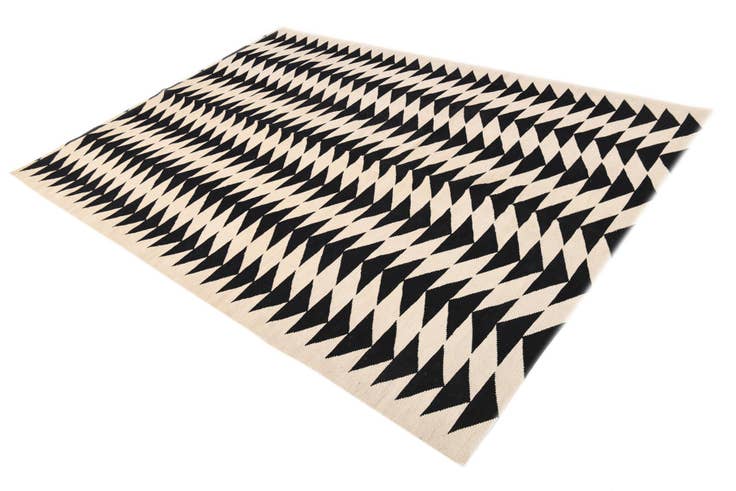 Detail image of 6' 7 x 9' 5 Hand Woven Kilim Modern Wool Rug