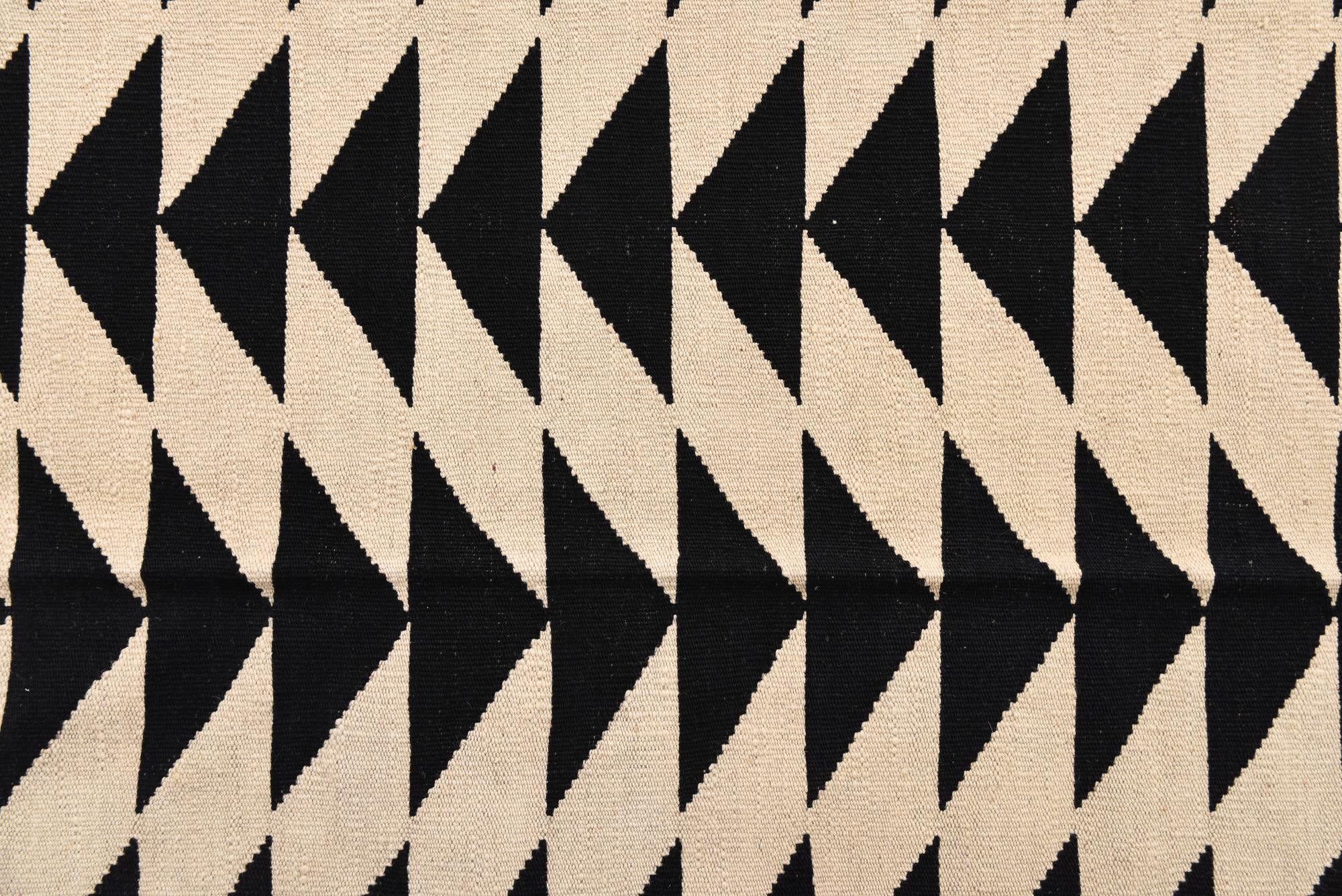 6' 7 x 9' 5 Hand Woven Kilim Modern Wool Rug