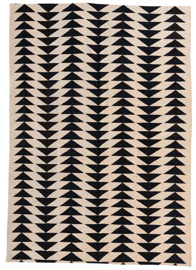 Detail image of 6' 7 x 9' 5 Hand Woven Kilim Modern Wool Rug