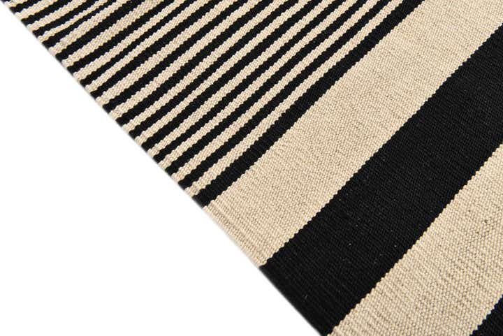 5' 7 x 7' 9 Hand Woven Kilim Modern Wool Rug