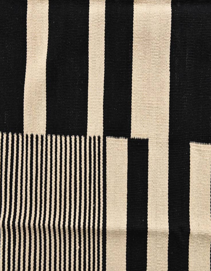 Detail image of 5' 7 x 7' 9  Hand Woven Kilim Modern Wool Rug