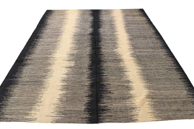 Detail image of 8' 2 x 9' 7 Hand Woven Kilim Modern Wool Rug
