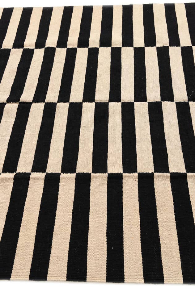 Detail image of 5' 8 x 8' Hand Woven Kilim Modern Wool Rug