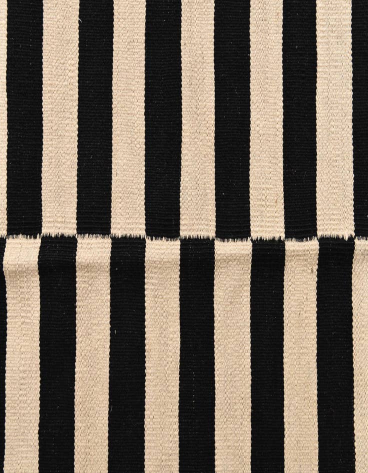 Detail image of 5' 8 x 8'  Hand Woven Kilim Modern Wool Rug