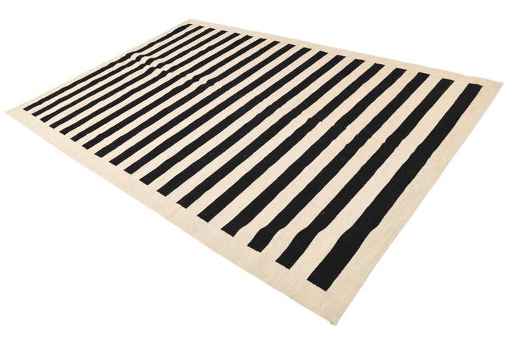 Detail image of 6' 7 x 9' 9 Hand Woven Kilim Modern Wool Rug