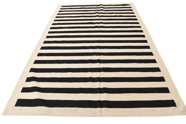 Detail image of 6' 7 x 9' 9 Hand Woven Kilim Modern Wool Rug