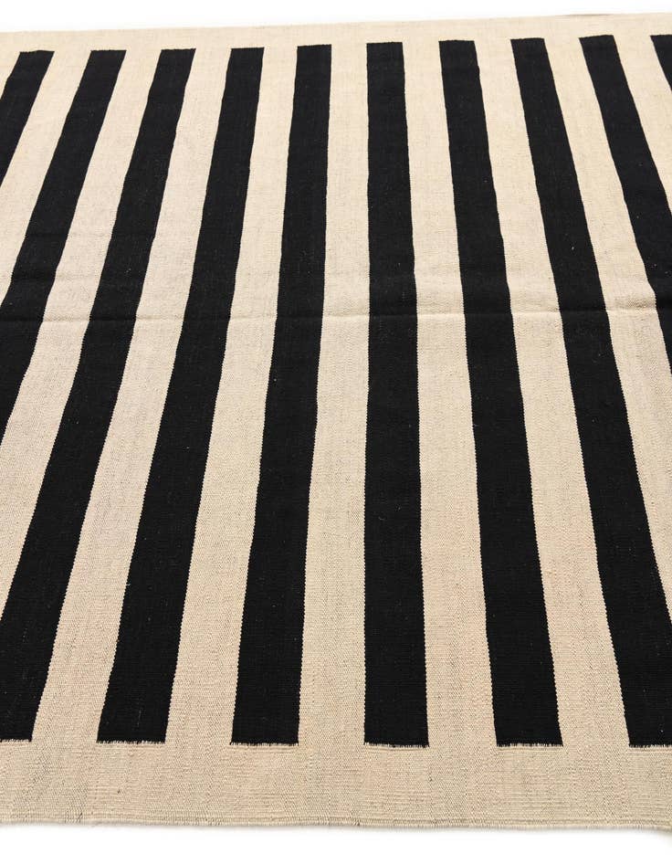 Detail image of 6' 7 x 9' 9  Hand Woven Kilim Modern Wool Rug