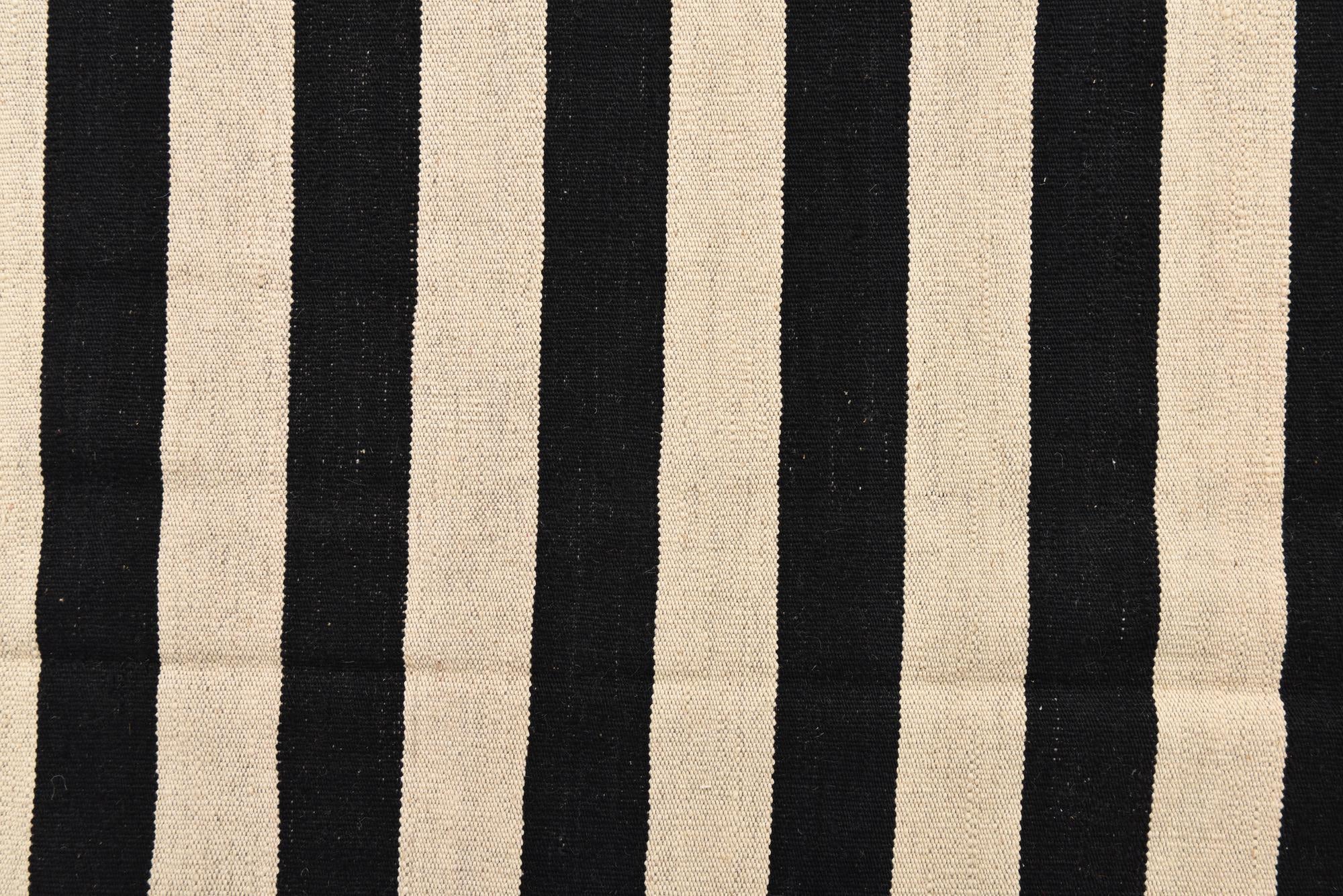 6' 7 x 9' 9 Hand Woven Kilim Modern Wool Rug