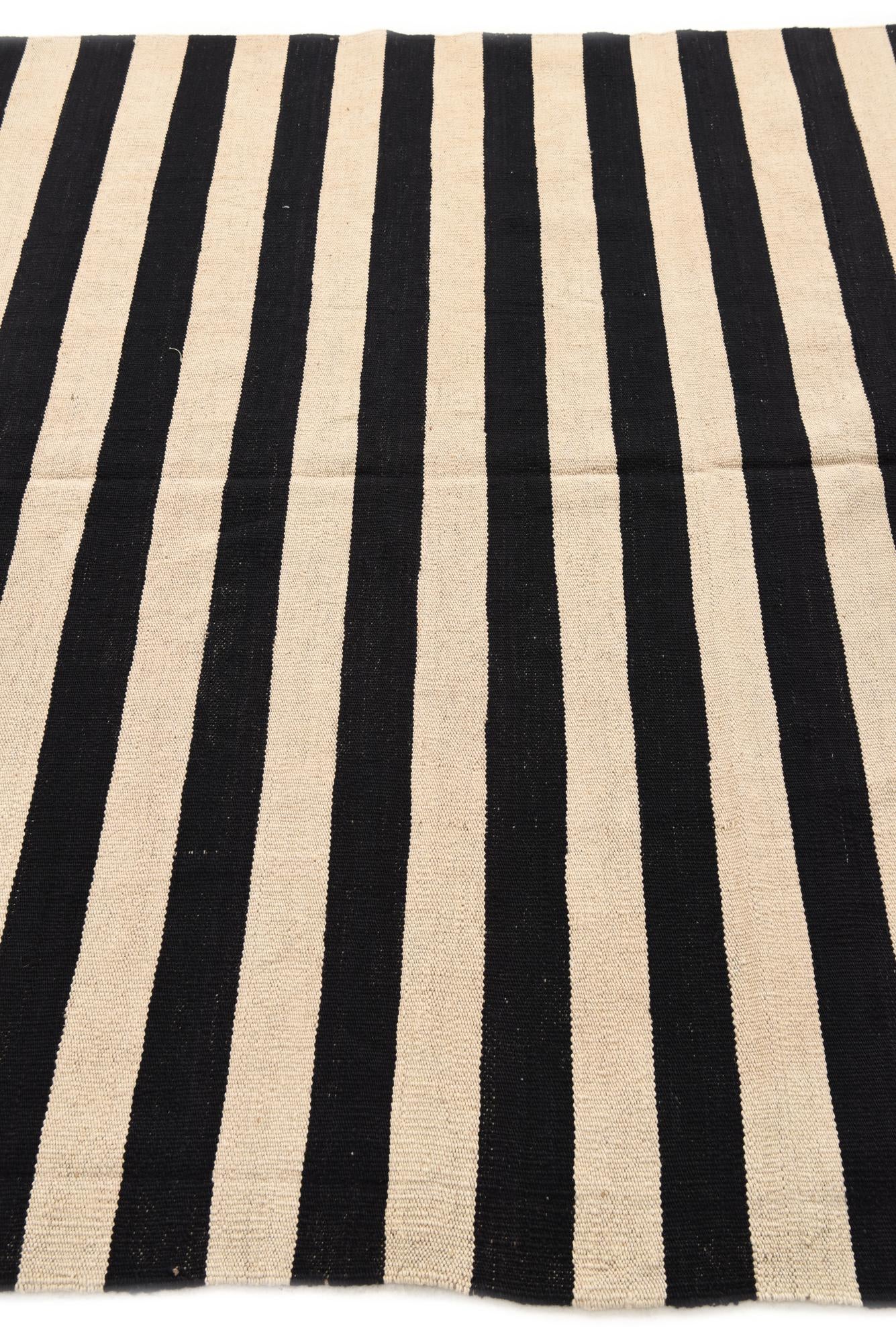 165cm x 240cm Hand Woven Kilim Modern Wool Rug