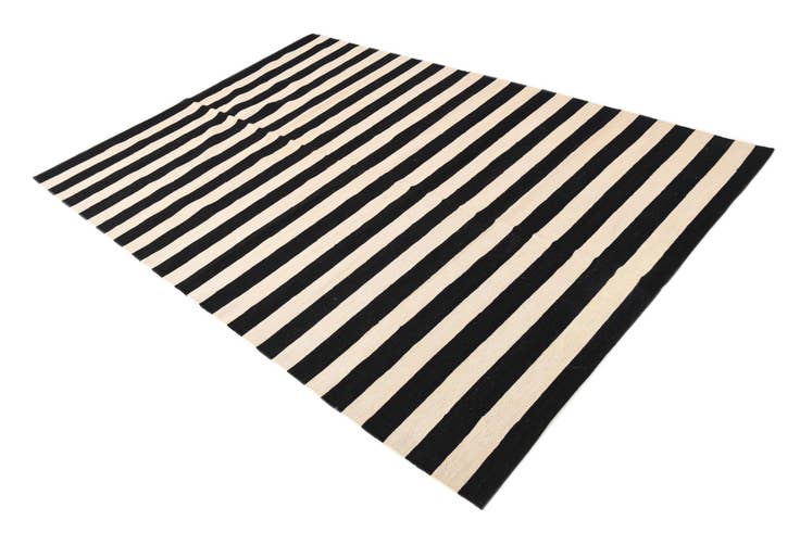 Detail image of 5' 7 x 8' 3 Hand Woven Kilim Modern Wool Rug