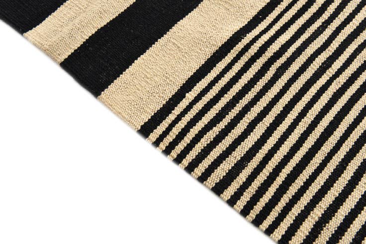 Detail image of 5' 6 x 7' 10 Hand Woven Kilim Modern Wool Rug