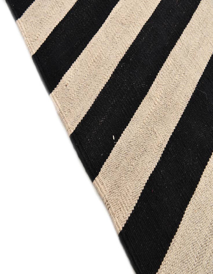 Detail image of 8' 3 x 9' 10  Hand Woven Kilim Modern Wool Rug