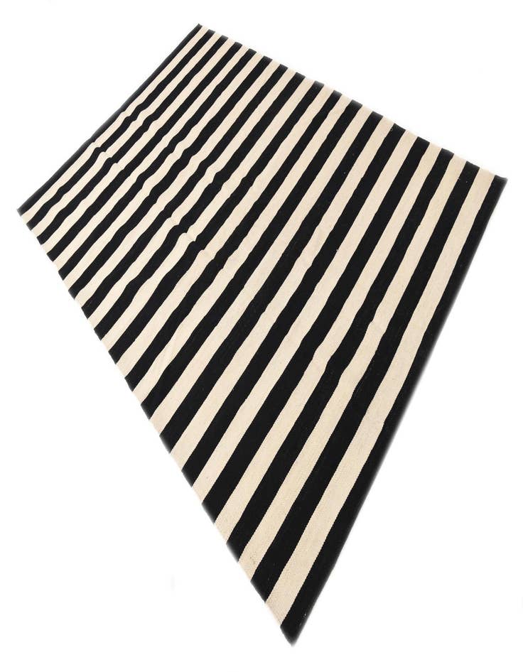 Detail image of 5' 6 x 8' 1  Hand Woven Kilim Modern Wool Rug