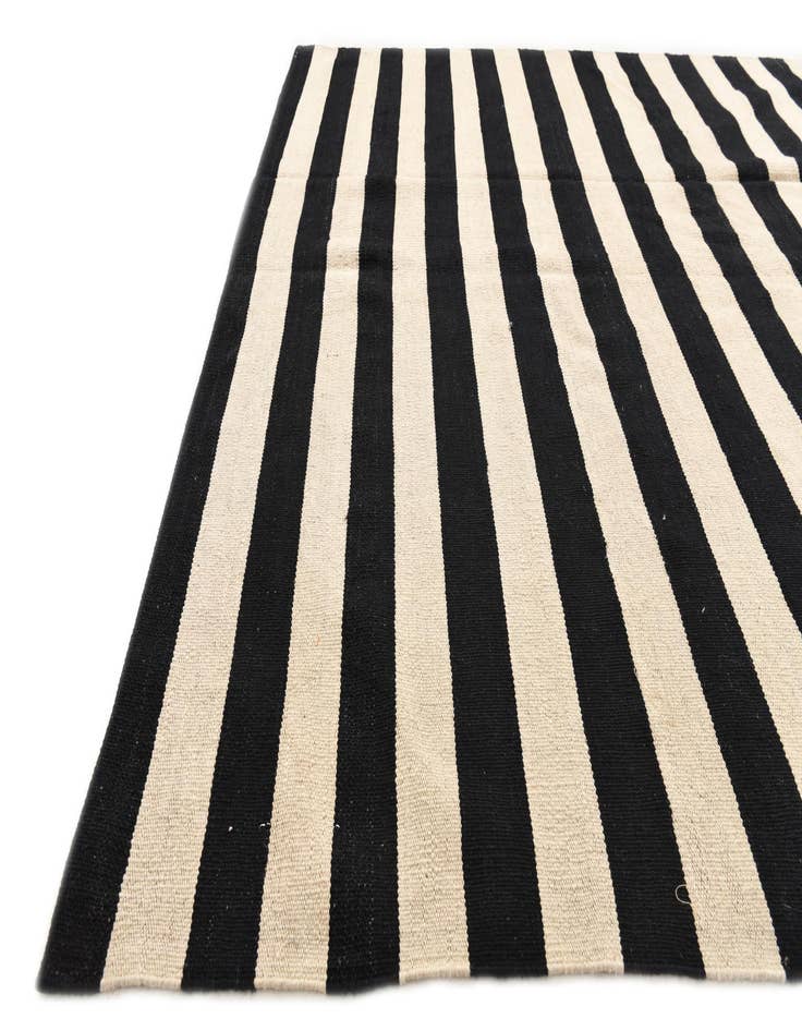 Detail image of 5' 6 x 8' 1  Hand Woven Kilim Modern Wool Rug