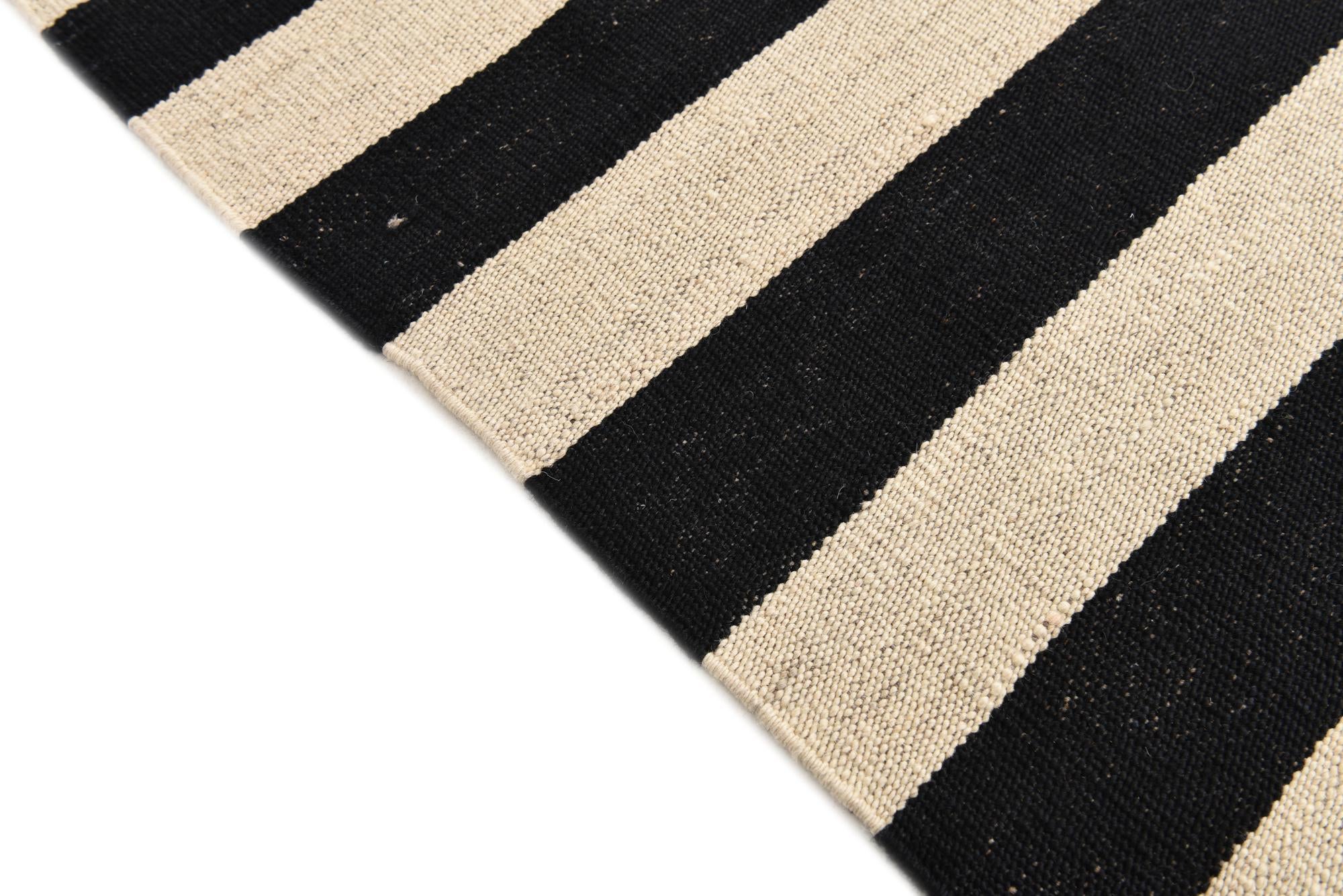 5' 6 x 8' 1 Hand Woven Kilim Modern Wool Rug