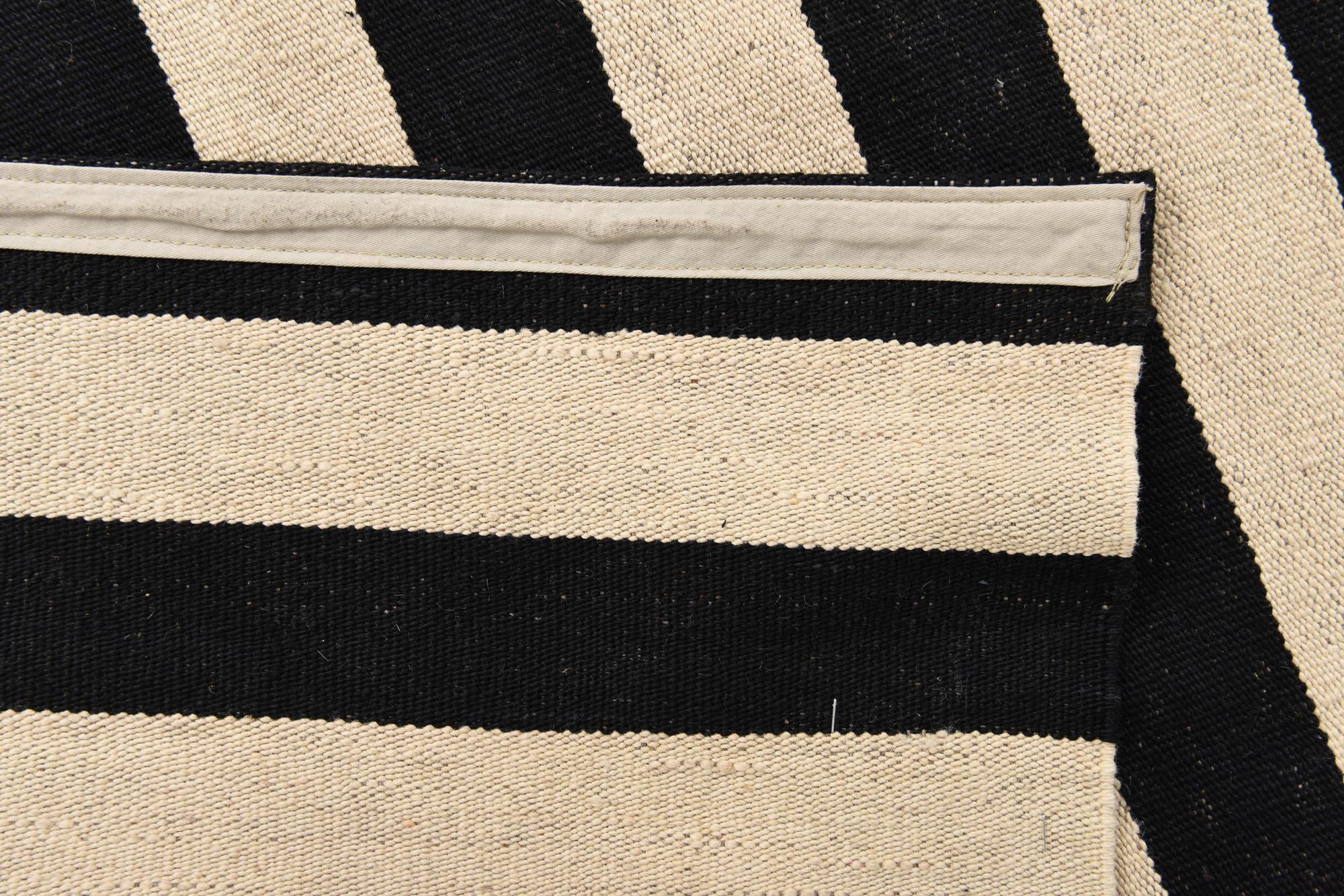 5' 6 x 8' 1 Hand Woven Kilim Modern Wool Rug