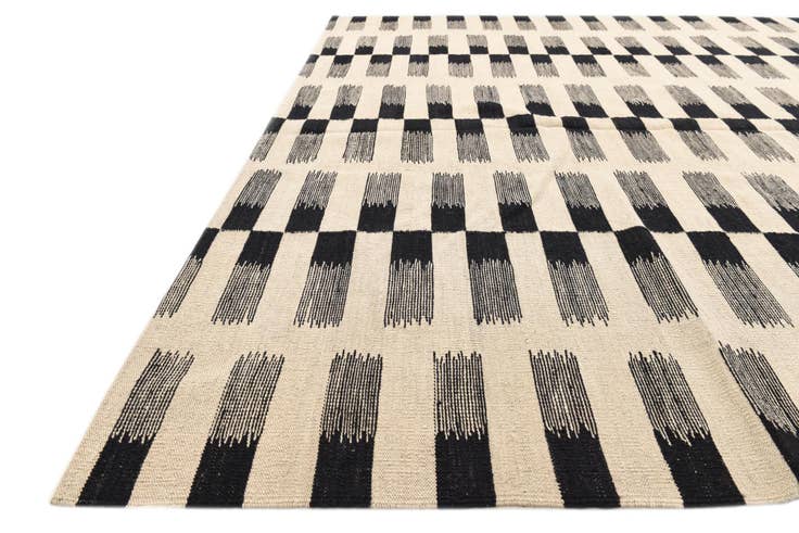 Detail image of 7' x 9' 4 Hand Woven Kilim Modern Wool Rug