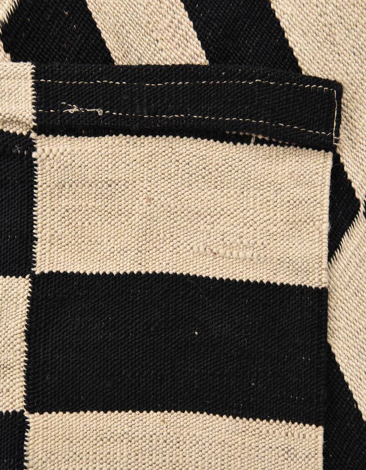 Detail image of 2' 6 x 3' 10  Hand Woven Kilim Modern Wool Rug