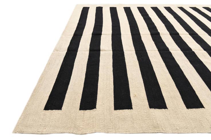 Detail image of 5' 7 x 7' 7 Hand Woven Kilim Modern Wool Rug
