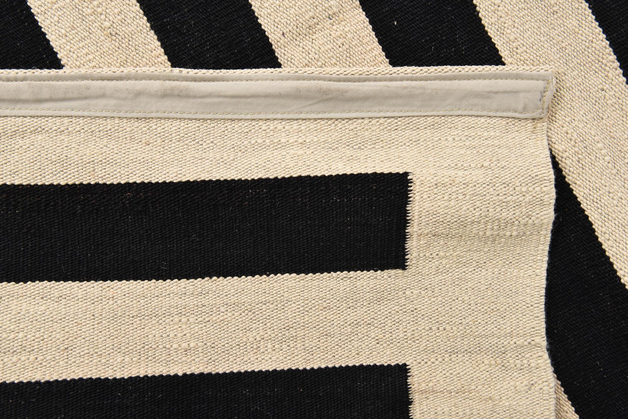 5' 7 x 7' 7 Hand Woven Kilim Modern Wool Rug