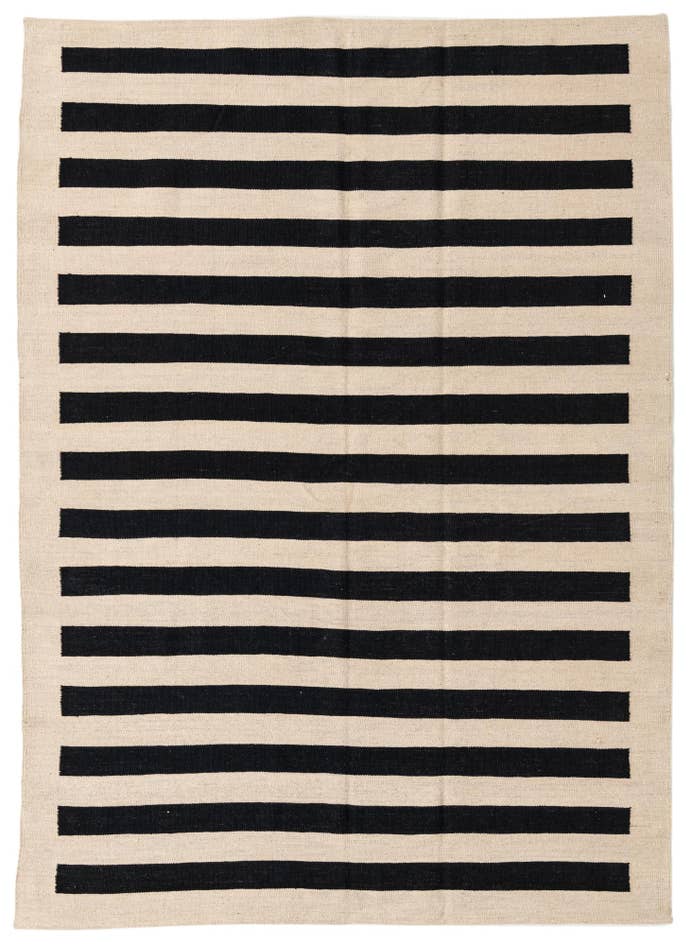 Detail image of 5' 7 x 7' 7 Hand Woven Kilim Modern Wool Rug