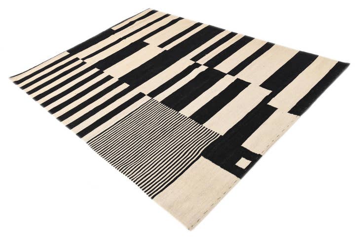 Detail image of 5' 8 x 7' 8 Hand Woven Kilim Modern Wool Rug