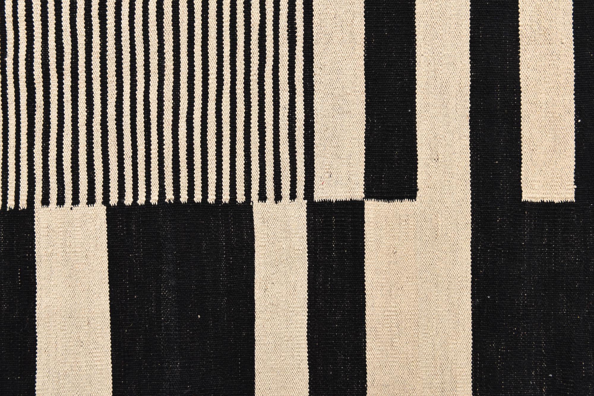 5' 8 x 7' 8 Hand Woven Kilim Modern Wool Rug
