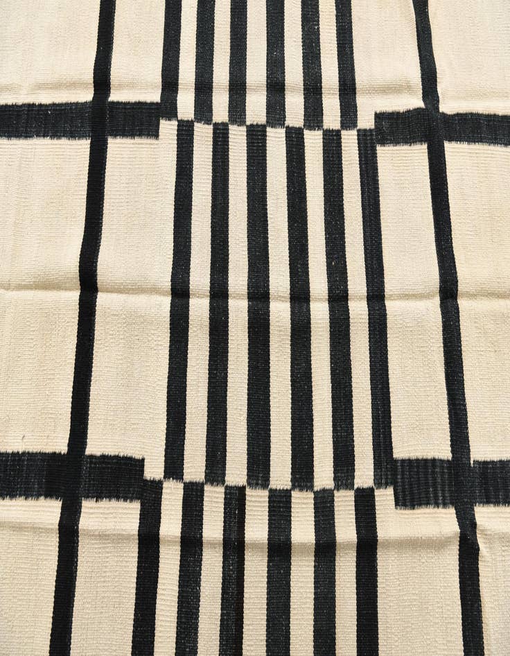 Detail image of 4' x 5' 9  Hand Woven Kilim Modern Wool Rug