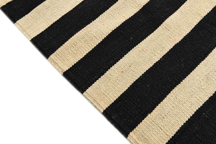 5' 8 x 7' 10 Hand Woven Kilim Modern Wool Rug