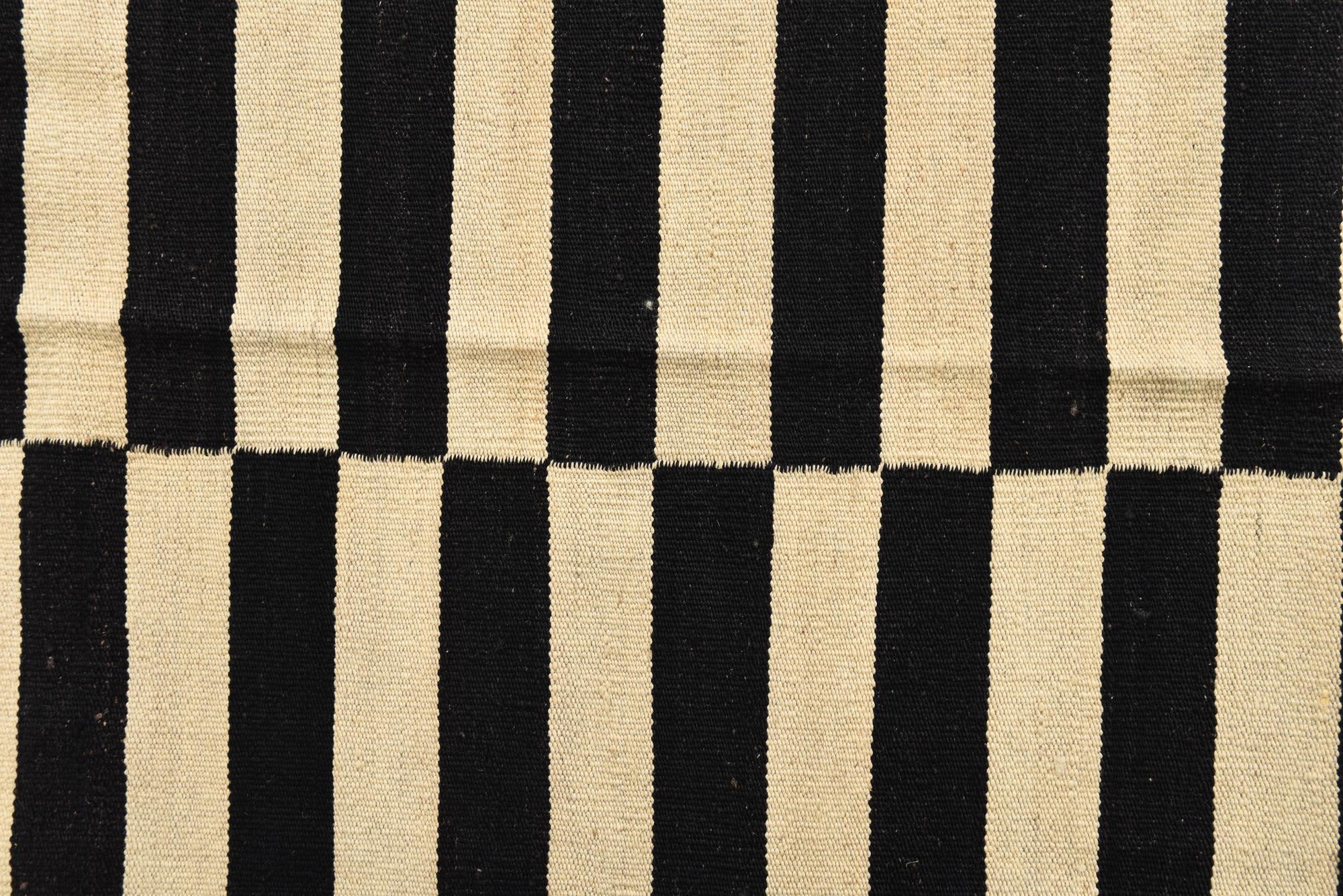5' 8 x 7' 10 Hand Woven Kilim Modern Wool Rug