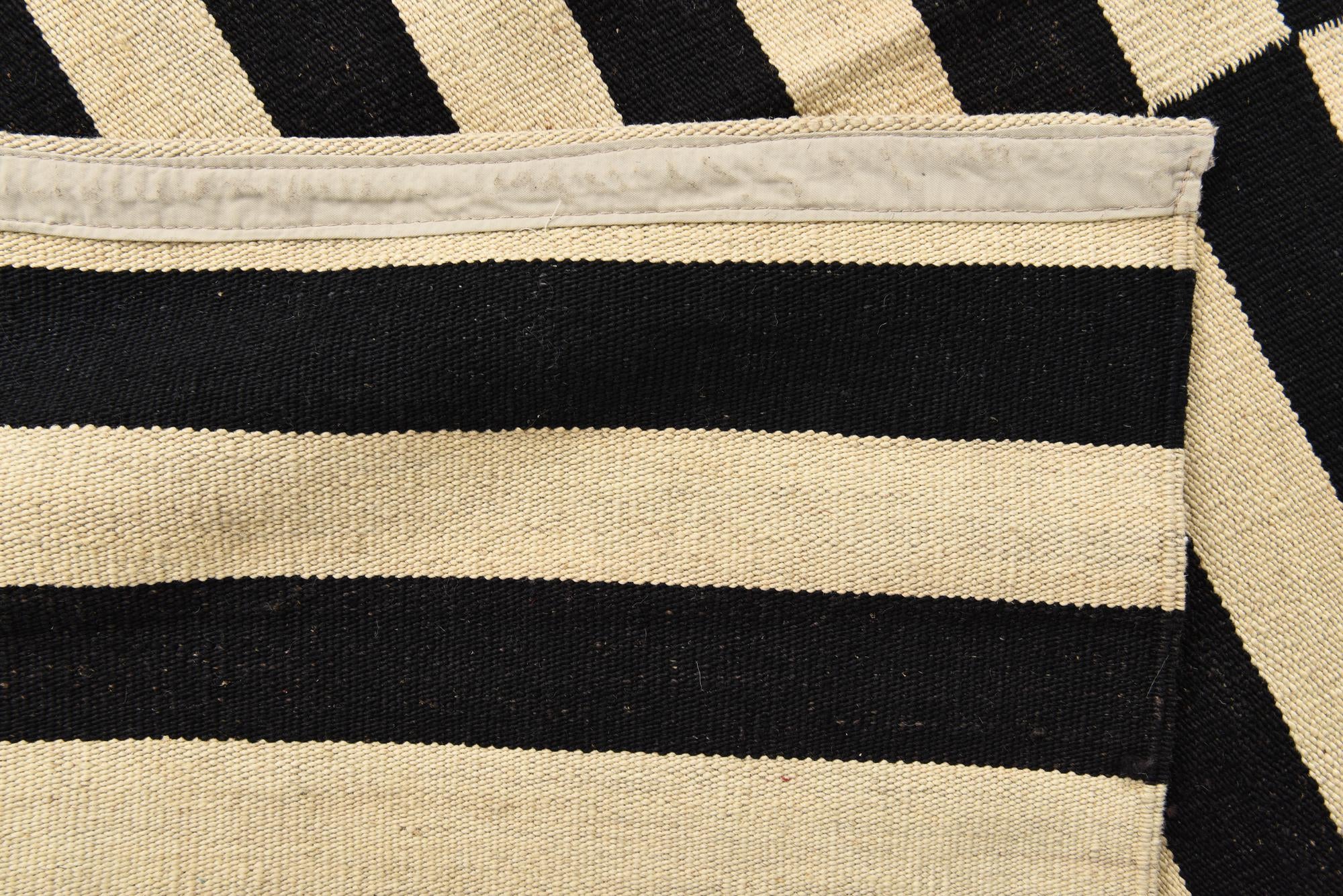 5' 8 x 7' 10 Hand Woven Kilim Modern Wool Rug